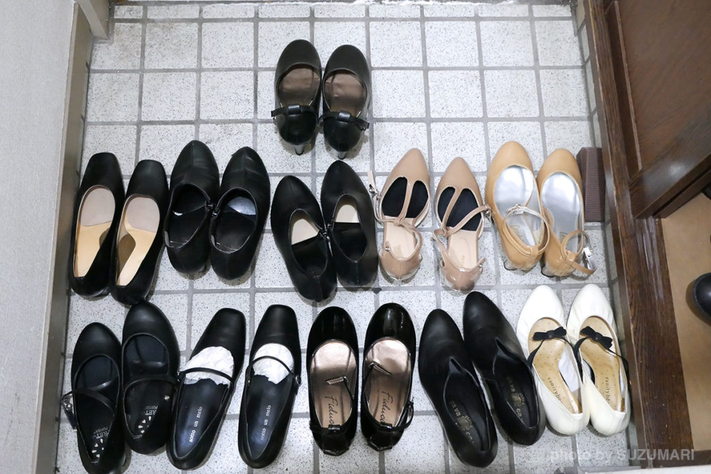 詰め込んでいたパンプスたち