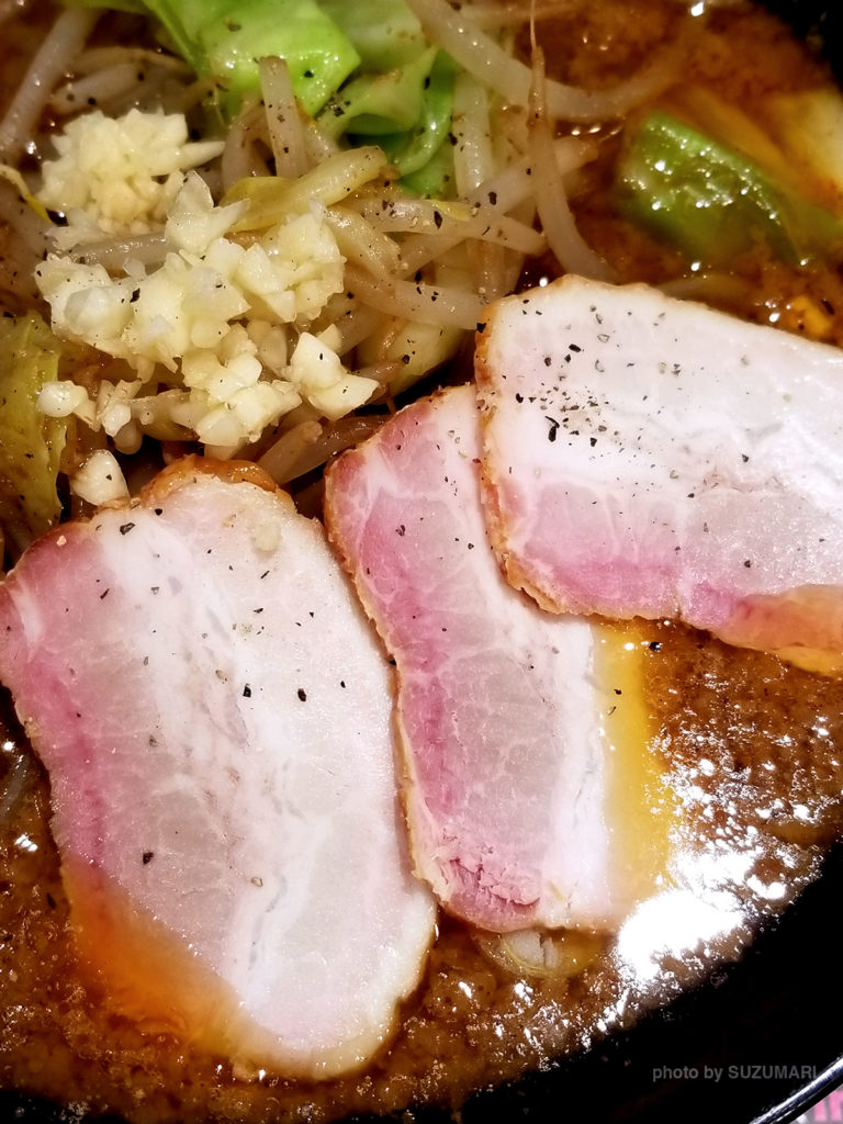 にんにくとチャーシューと背脂のハーモニー