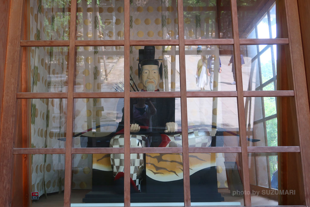 随神門の中の「櫛磐間戸命(くしいわまどのみこと)」