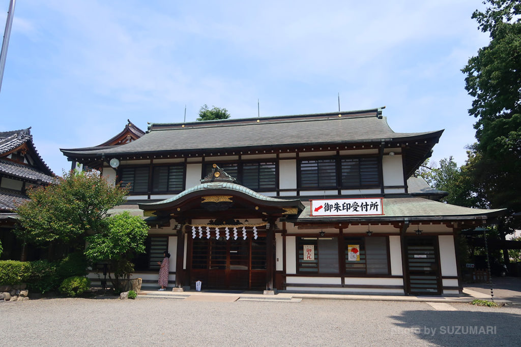 御朱印は拝殿の左手側の社務所で