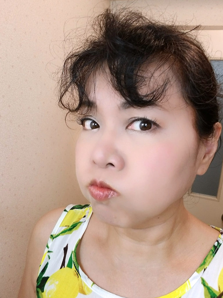 うねりまくる前髪!