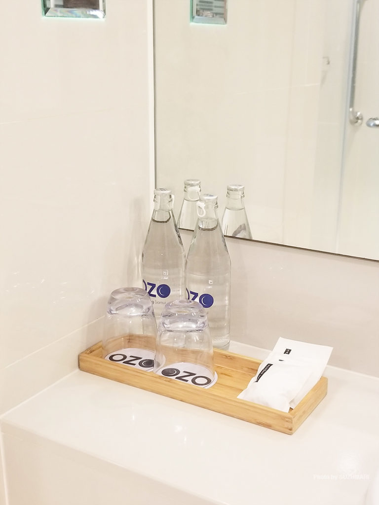 水はいつもバスルームの隅にありました