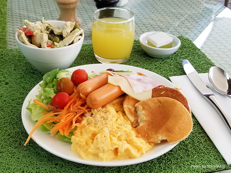 この日はパンケーキとフレンチトーストにしようとしたのに、グリーンカレーを見つけて思わずプラスしてしまった日