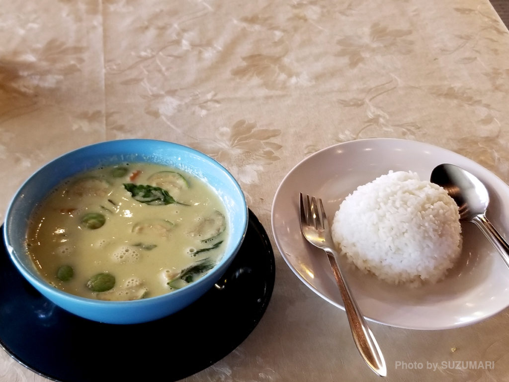 タイでグリーンカレー食べたかった!