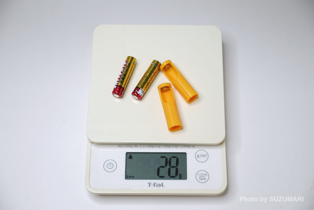 アダプタと単4アルカリ乾電池の組み合わせは、なんと28g!