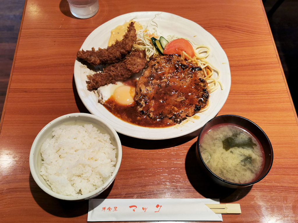 洋食屋マックのハンバーグと魚フライセット