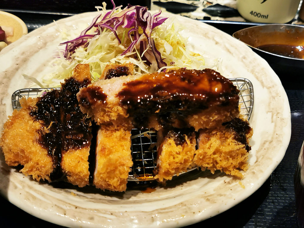 ソースまみれに