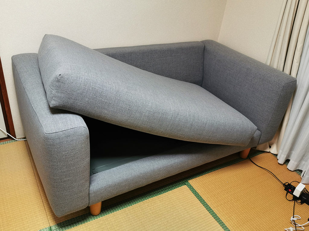シートクッションをのせる
